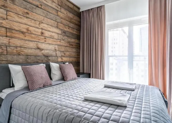 Golden Apartments- Mennica Residence, 1-bedroom In Center #306 وارسو