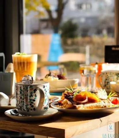 Golden Apartments- Mennica Residence, 1-bedroom In Center #306 شقة *