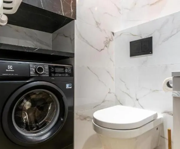 Golden Apartments- Mennica Residence, 1-bedroom In Center #306 شقة *