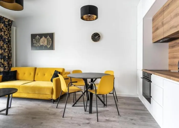 Golden Apartments- Mennica Residence, 1-bedroom In Center #306 شقة وارسو