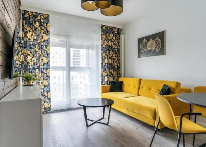 Golden Apartments- Mennica Residence, 1-bedroom In Center #306 شقة *